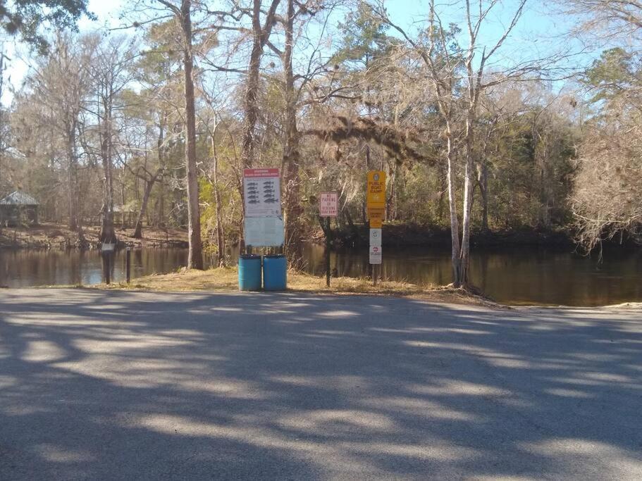 Huck'S Hideaway Near The Santa Fe River Fort White Εξωτερικό φωτογραφία