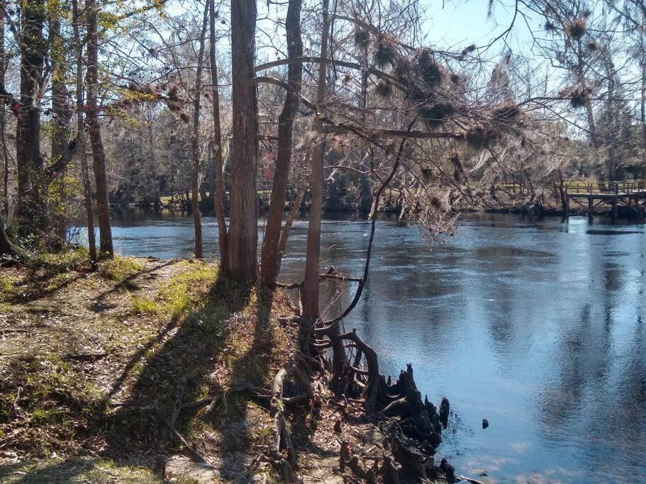 Huck'S Hideaway Near The Santa Fe River Fort White Εξωτερικό φωτογραφία